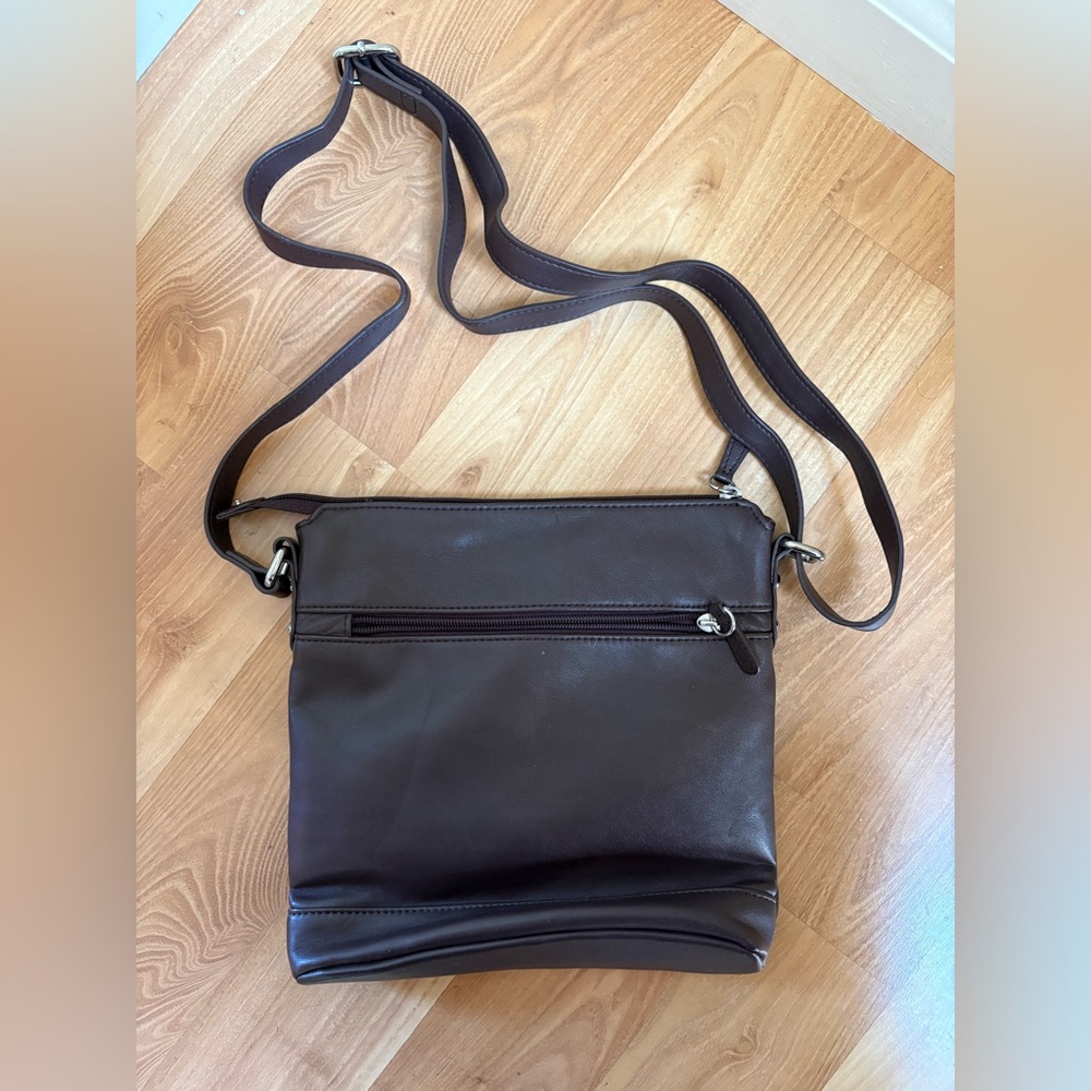 Giani Bernini Nappa Leather Venice crossbody bag in brown - Picture 4 of 10